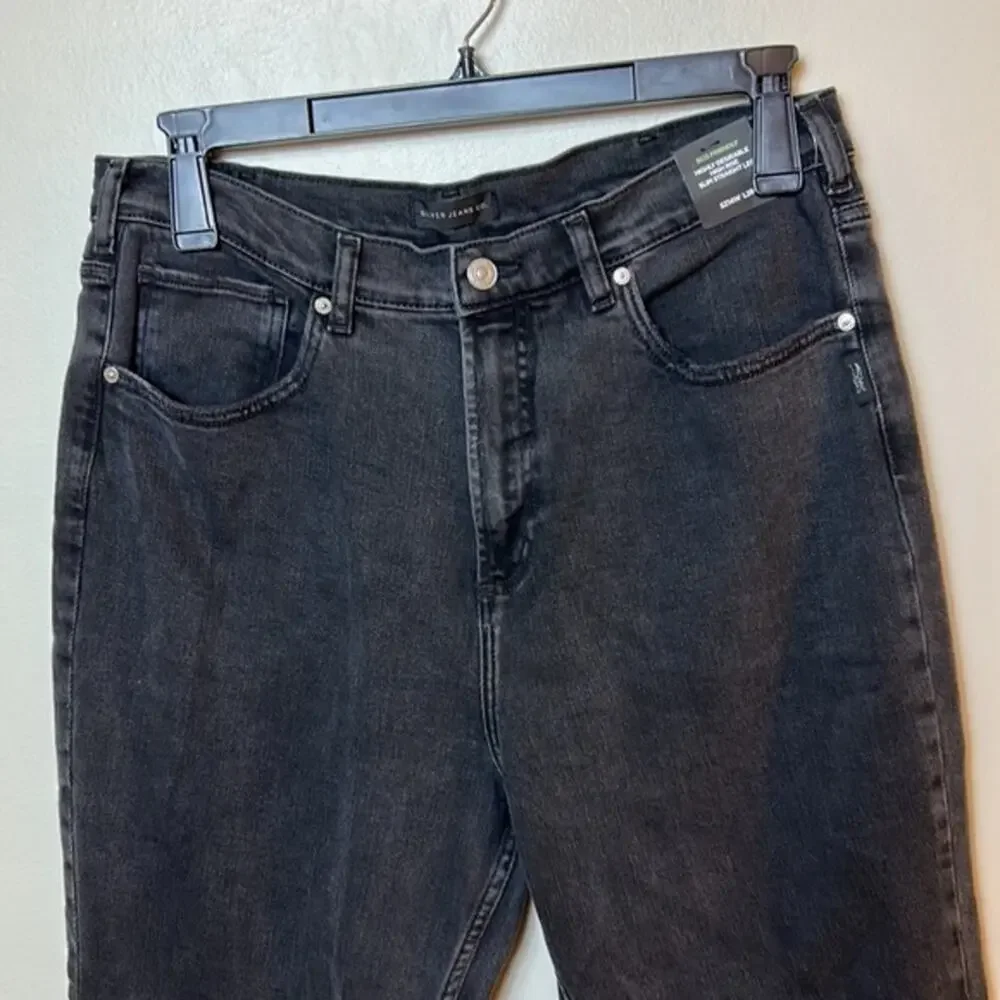 NWT Silver Jeans black Highly Desirable slim straight jeans, 20W